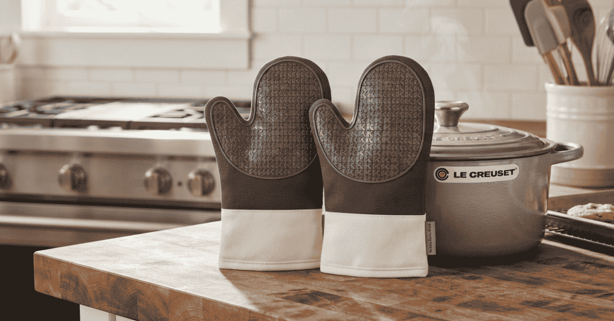 KitchenAid Beacon Two Tone Mini Oven Mitt Set: Cozy Joy